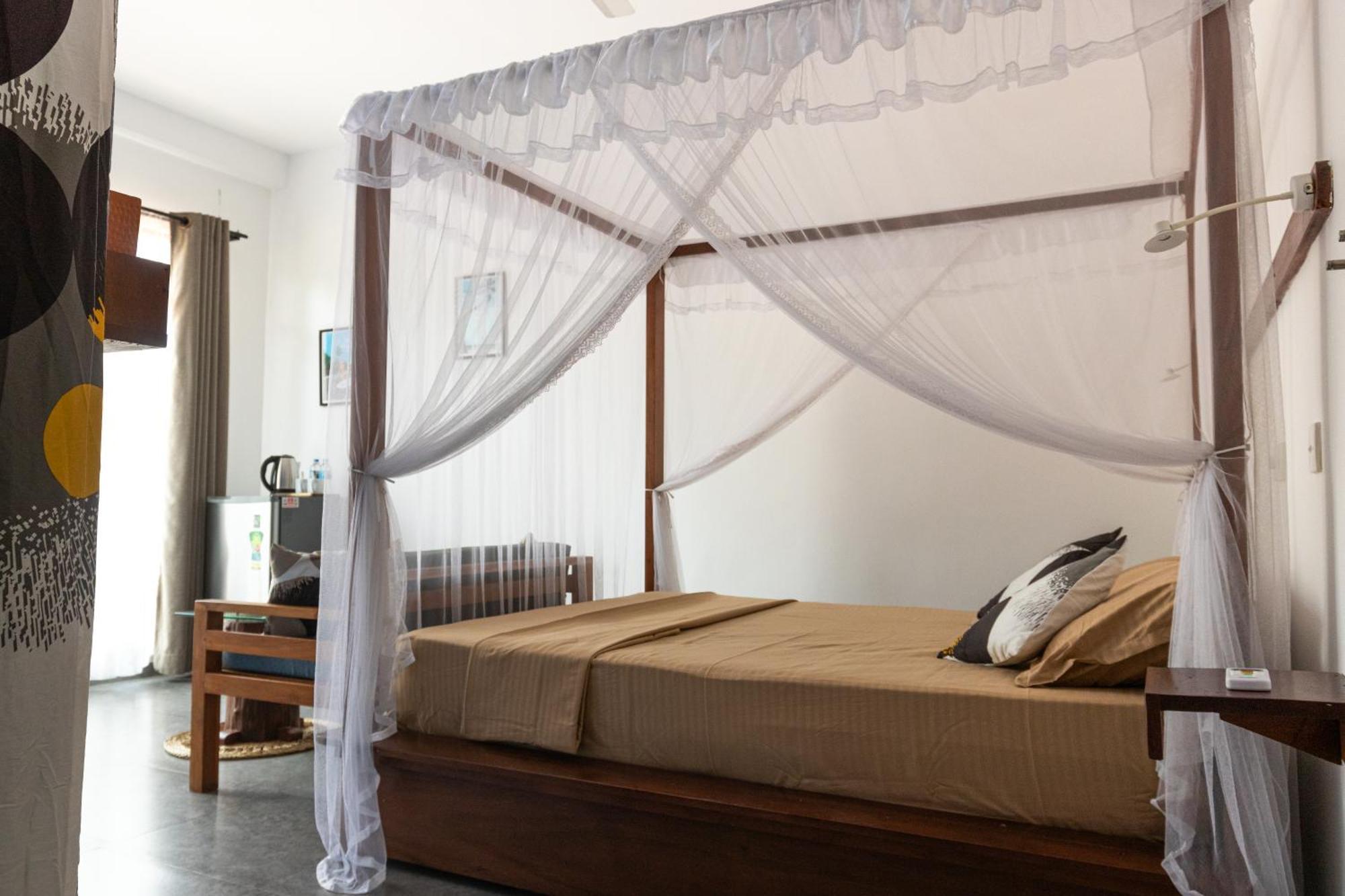 Srimany Bed & Breakfast Mirissa Exterior photo