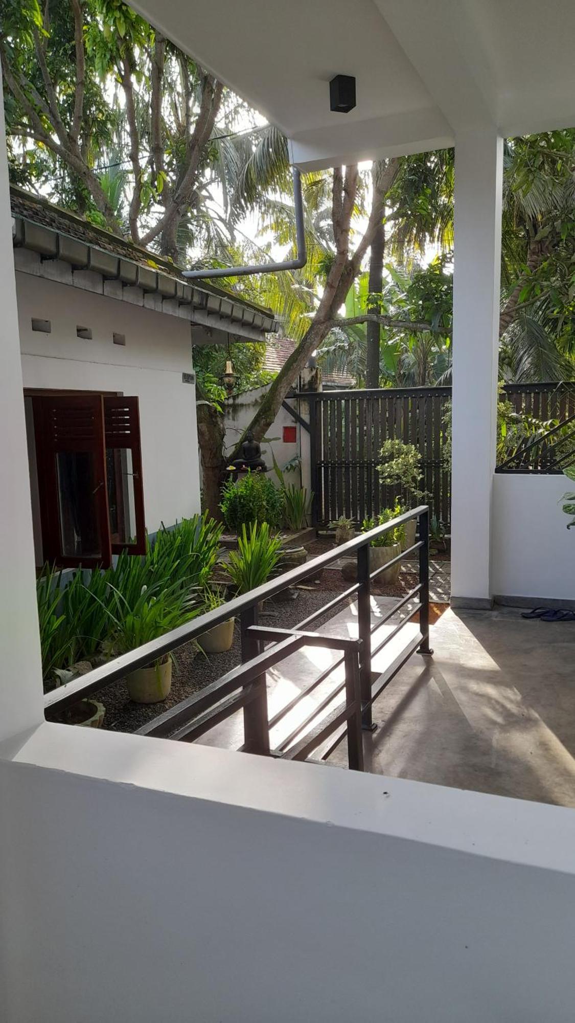 Srimany Bed & Breakfast Mirissa Exterior photo